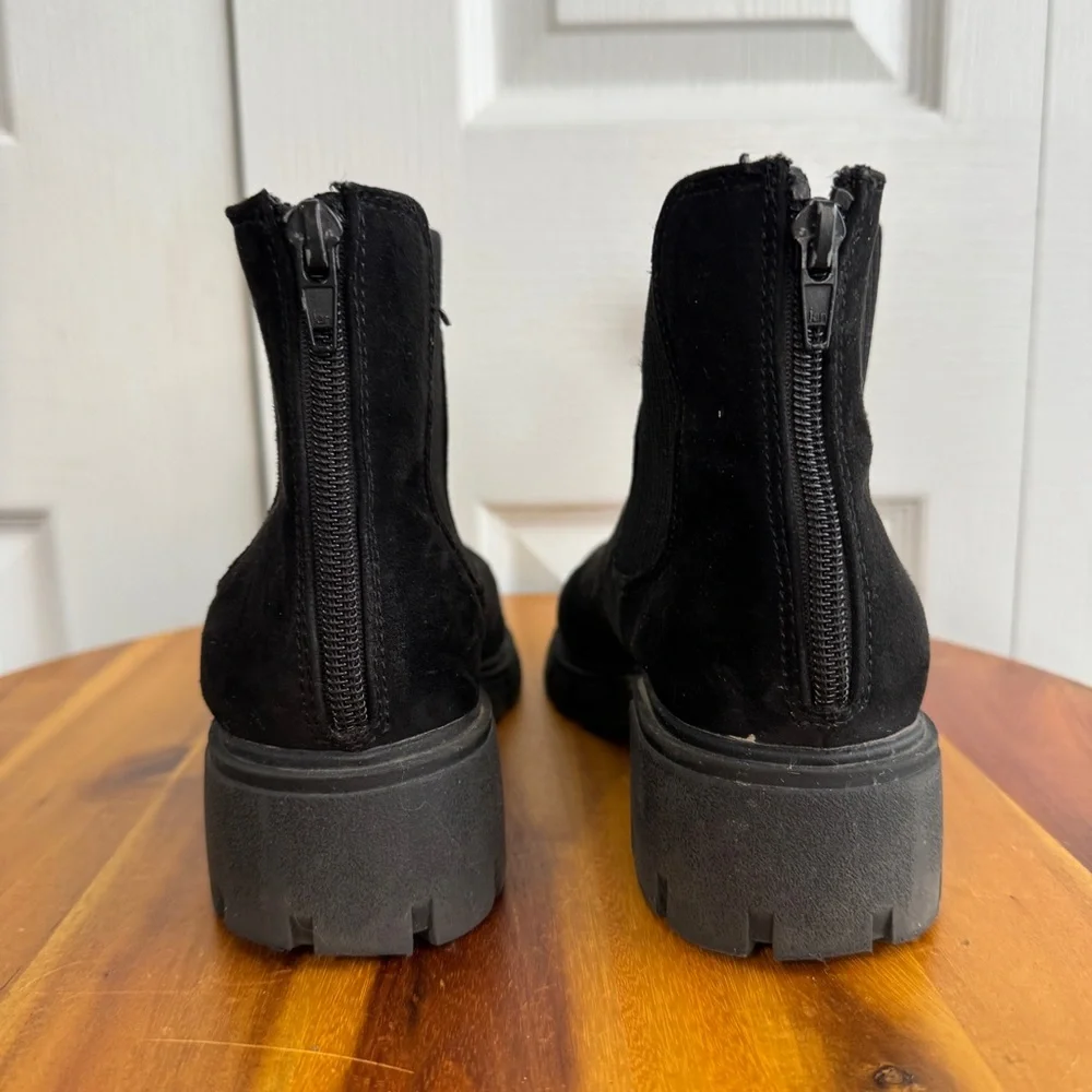 Wonder Nation black faux suede‎ Chelsea boots size 3